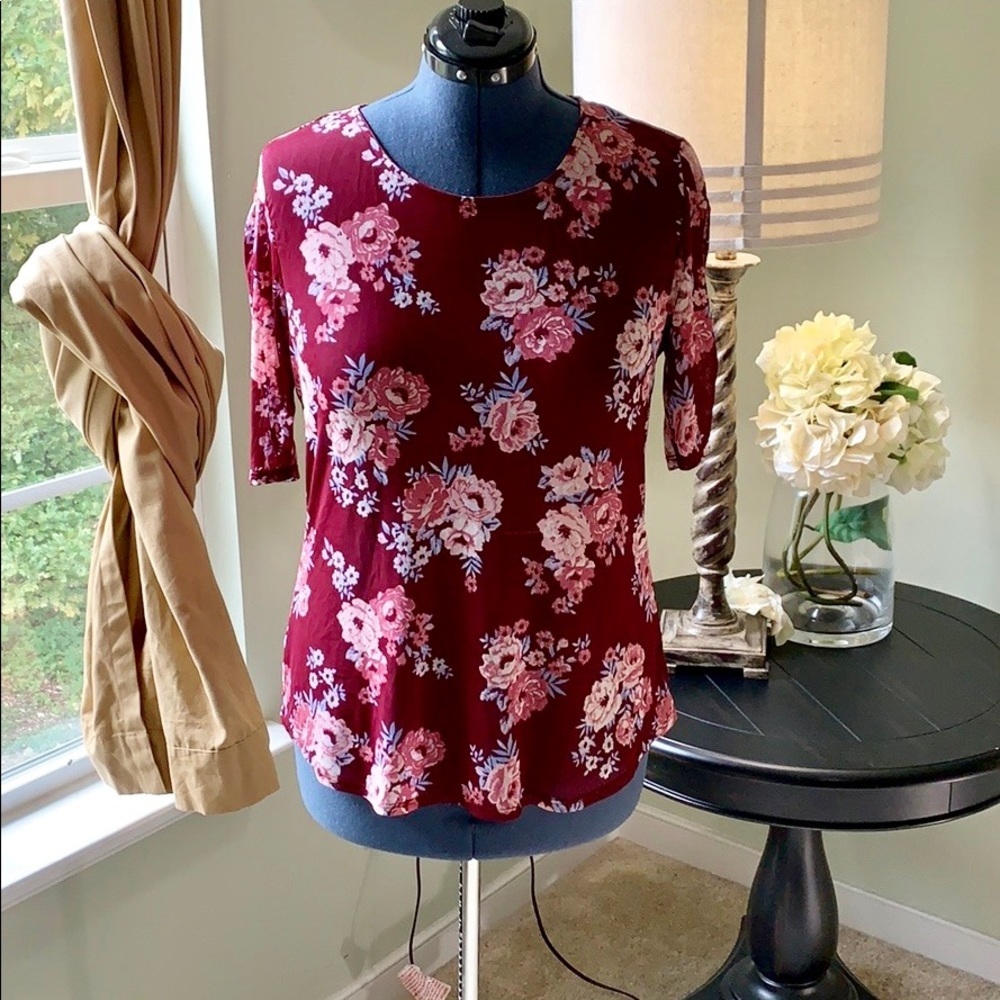 No Boundaries Floral Top Size XXL